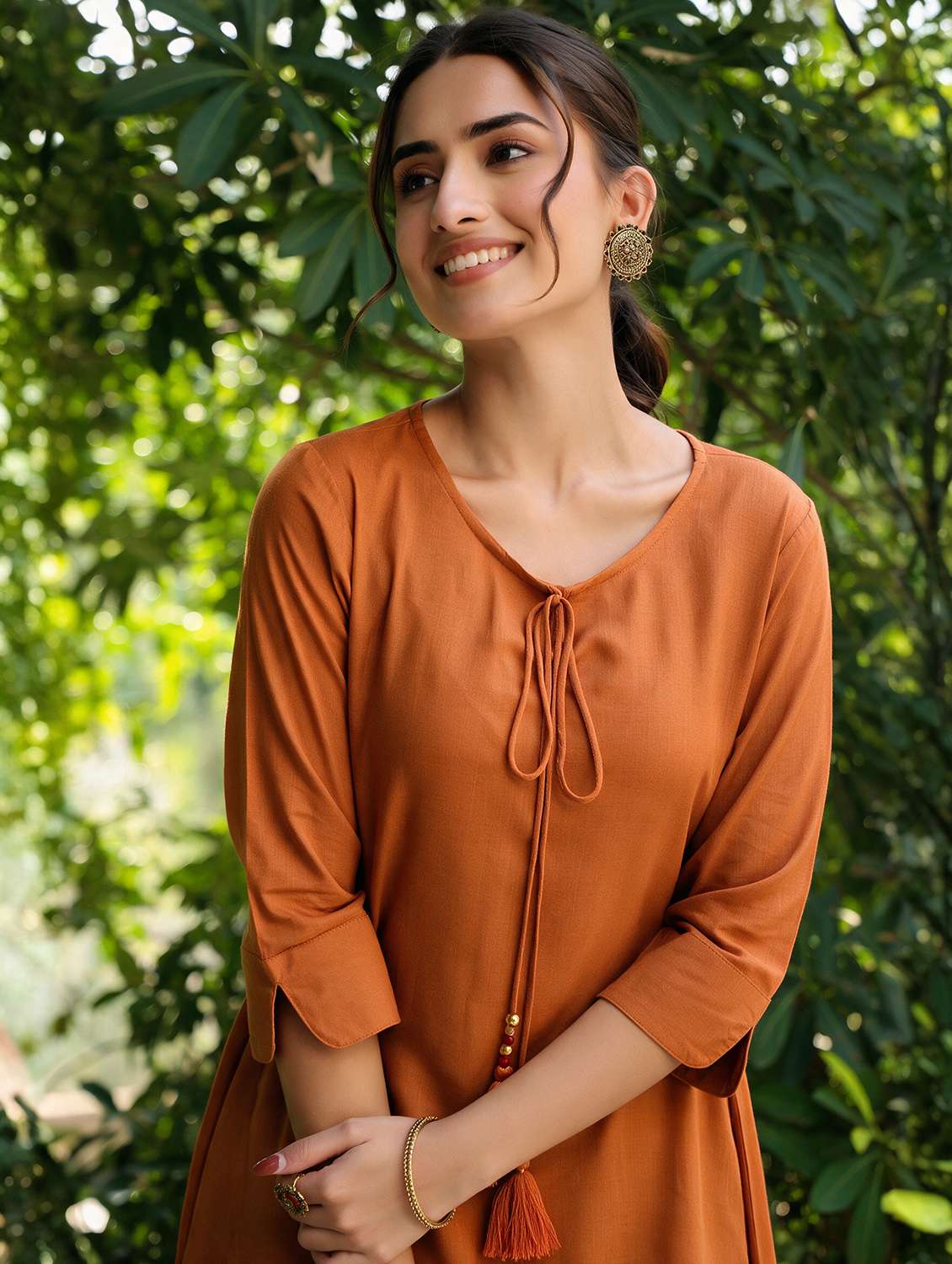 Women Solid Three Quarter Sleeves Asymmetric Kurta - 22616297 -  Standard Image - 1
