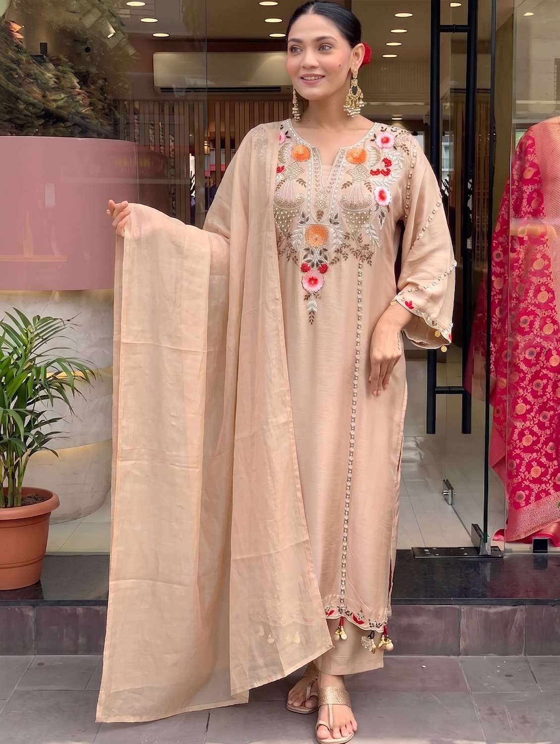 women embroidered long sleeves kurta pant set with dupatta