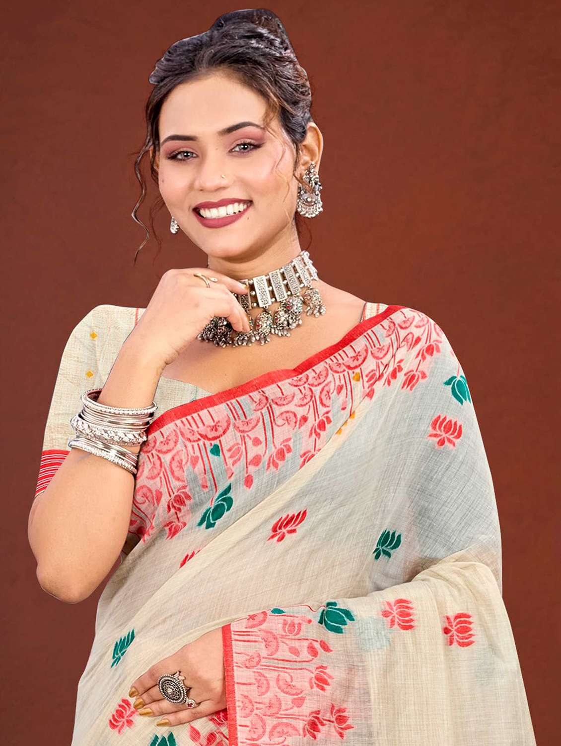 women floral self design bordered saree with blouse - 22618103 -  Standard Image - 1