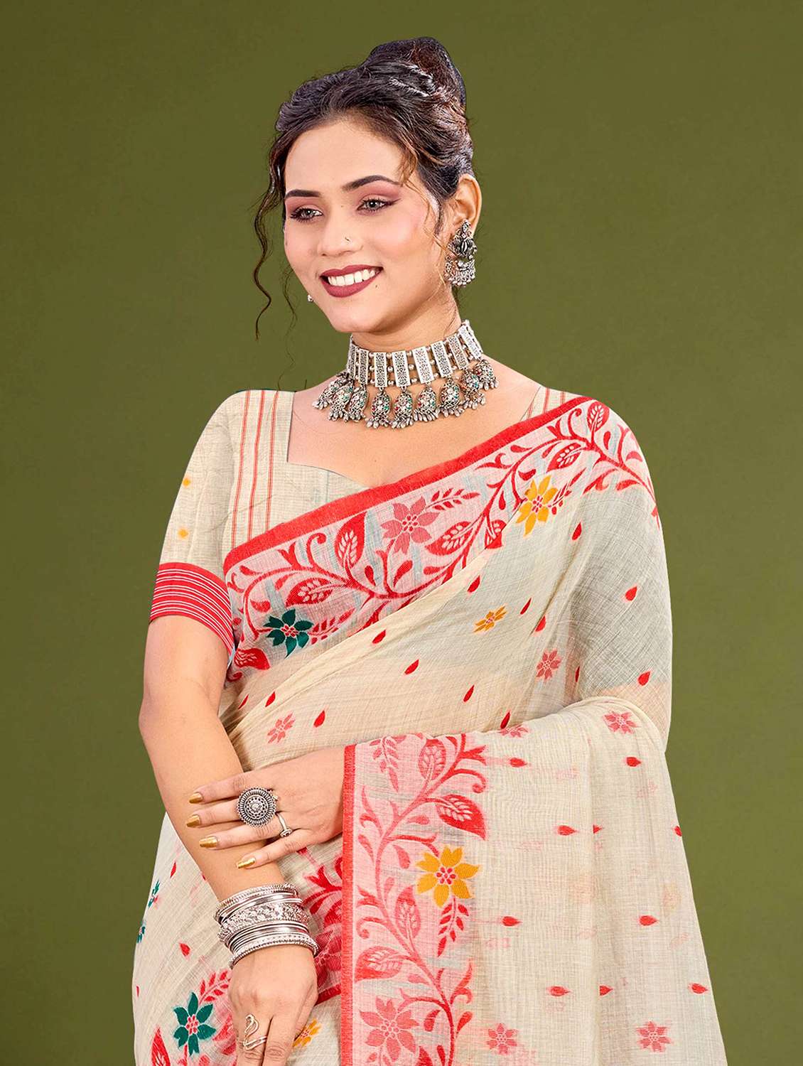 women floral self design bordered saree with blouse - 22618111 -  Standard Image - 1