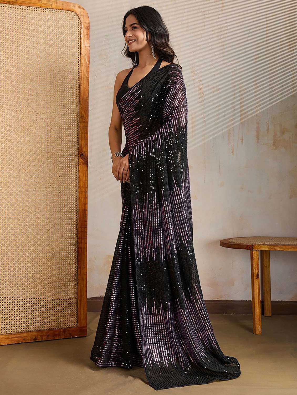 Women Solid With Work Embellished Saree With Blouse - 22618456 -  Standard Image - 4