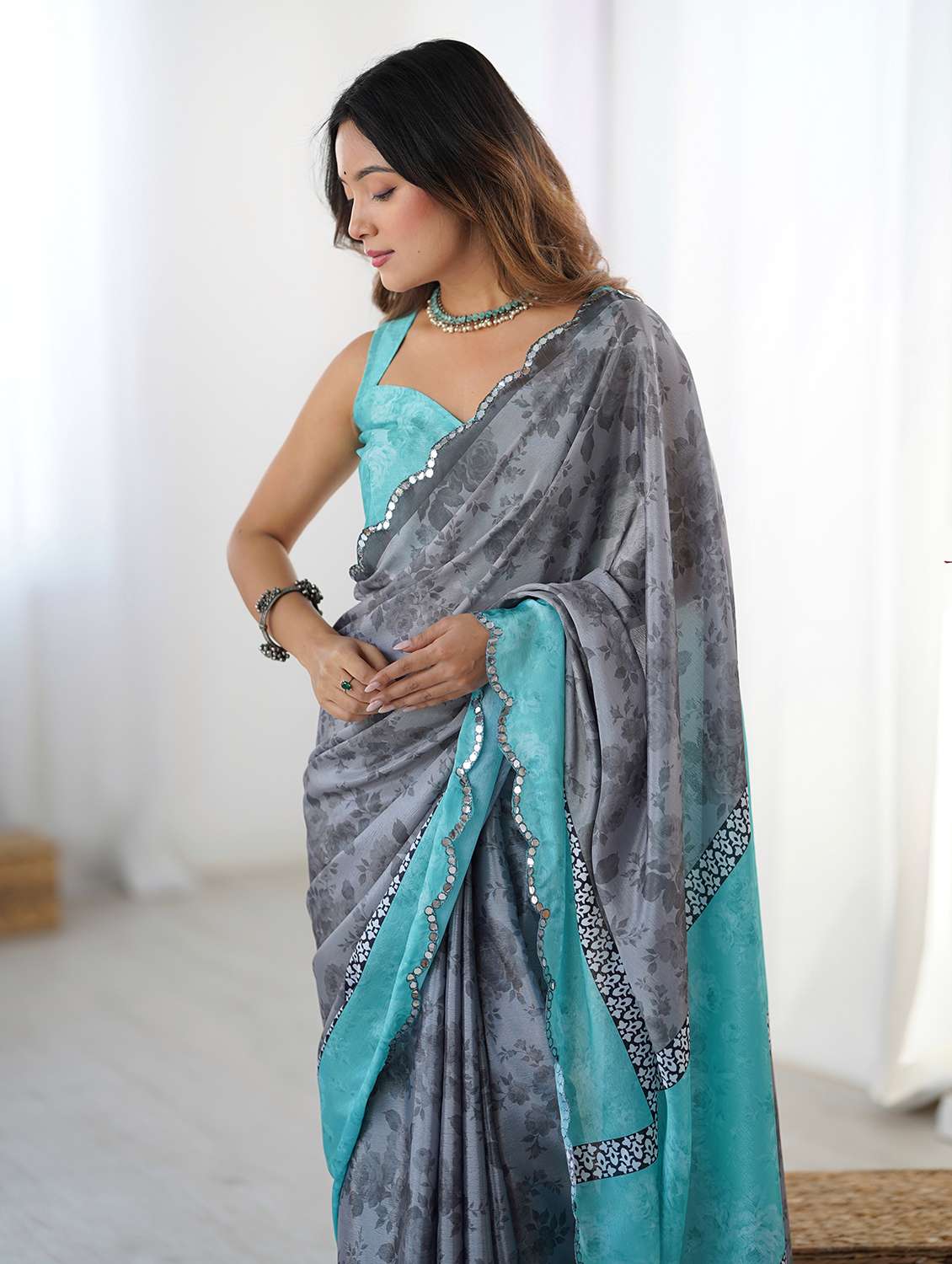 women printed casual wear saree with blouse - 22618513 -  Standard Image - 1