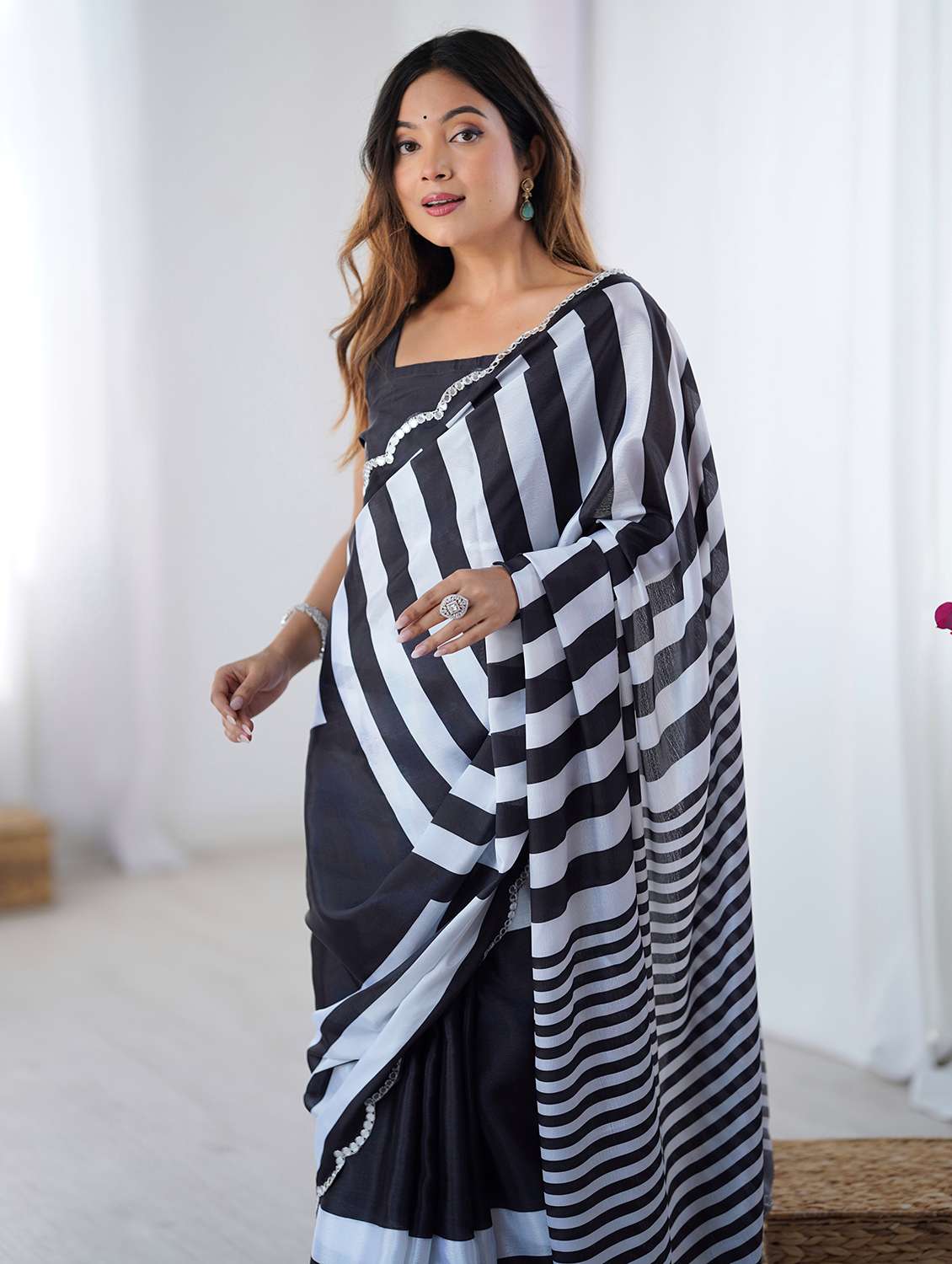 Women Printed Casual Wear Saree With Blouse - 22618528 -  Standard Image - 1