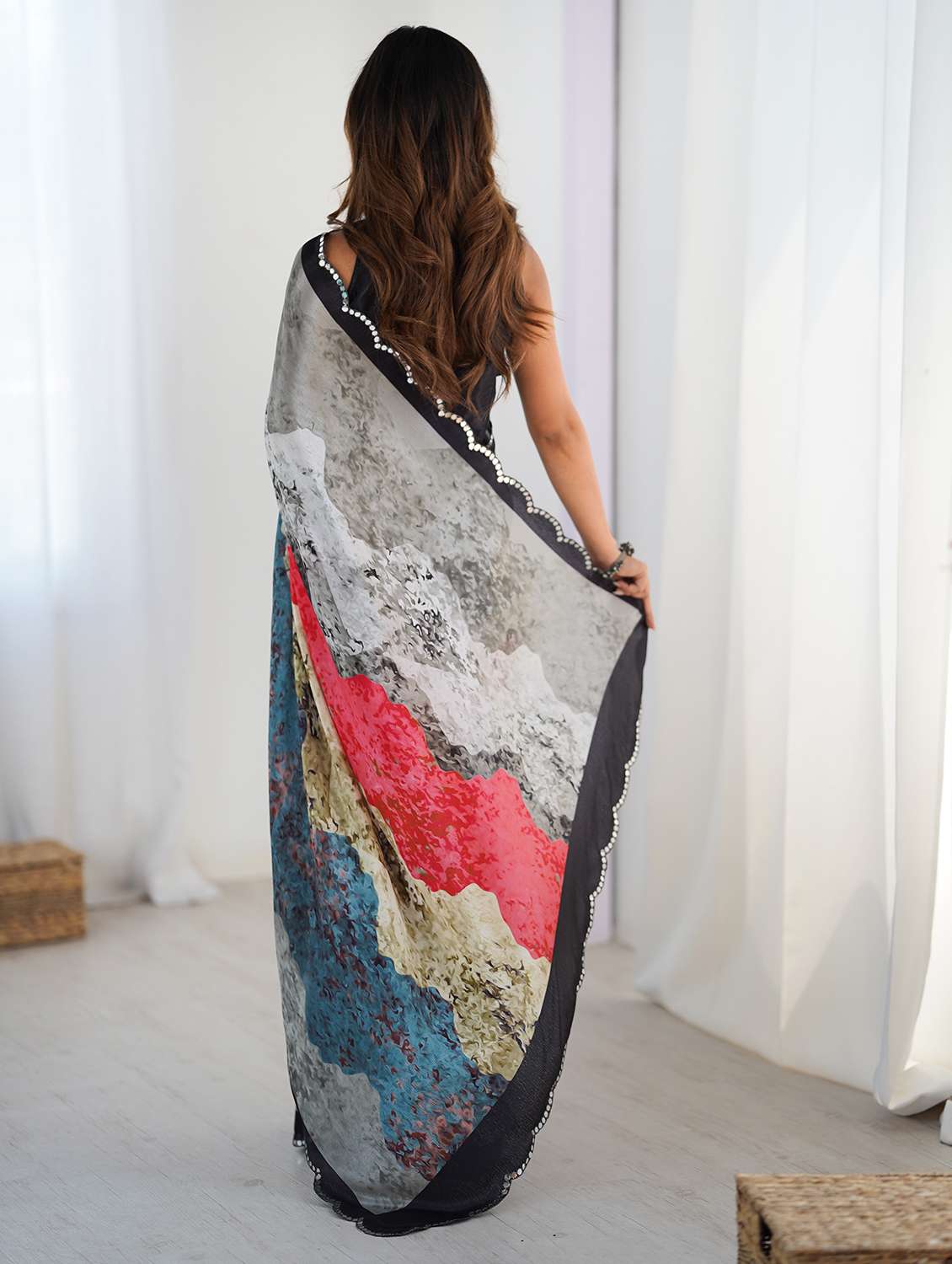 women printed casual wear saree with blouse - 22618537 -  Standard Image - 4