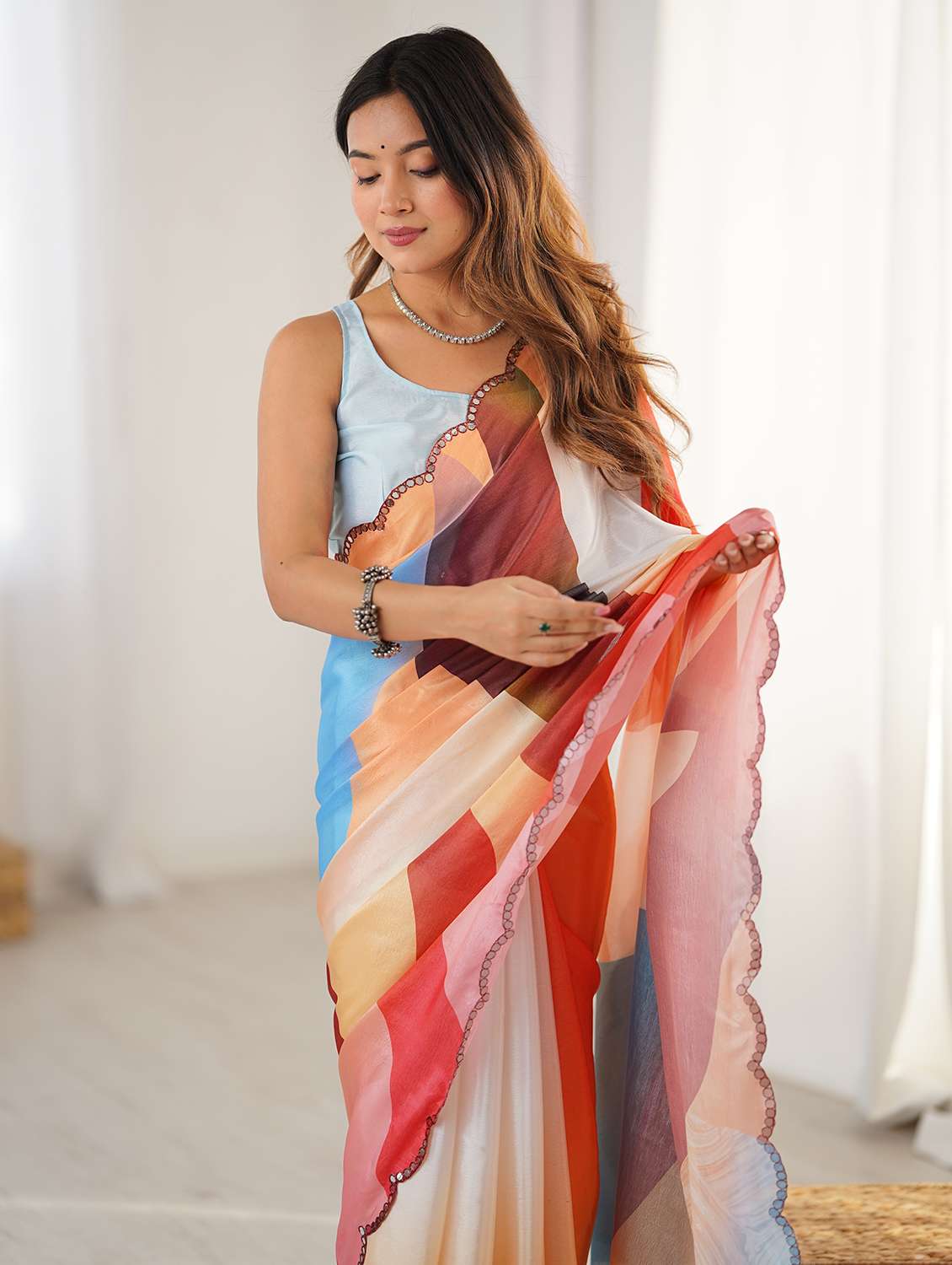 women printed casual wear saree with blouse - 22618538 -  Standard Image - 4