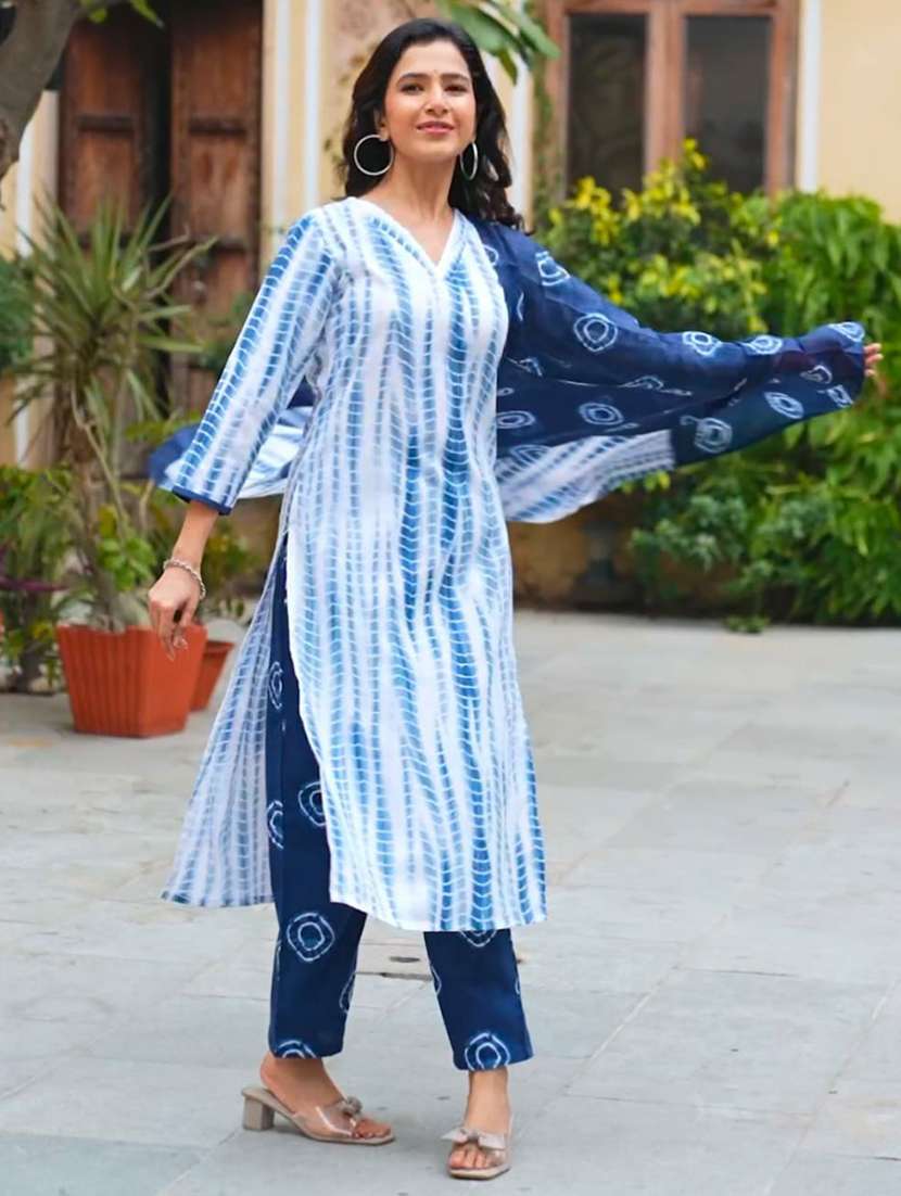Women Tie And Dye Three Quarter Sleeves Kurta Pant Set With Dupatta - 22618795 -  Standard Image - 4