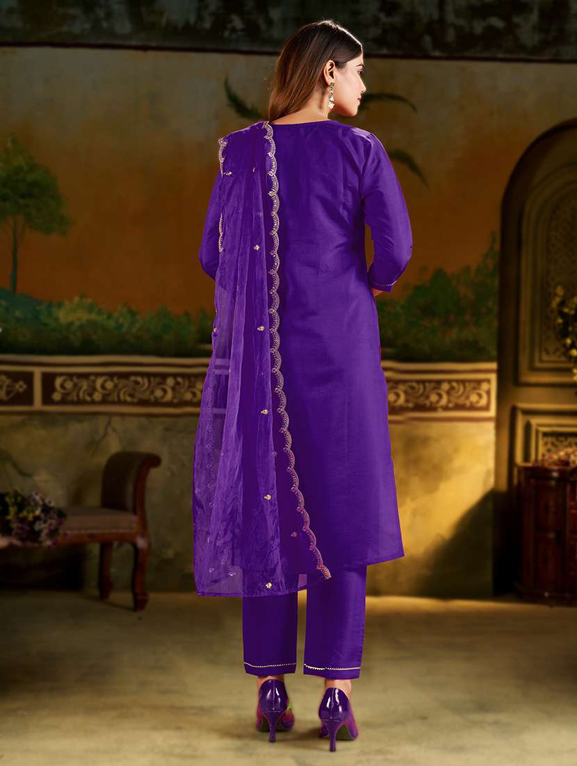 Women Embroidered Three Quarter Sleeves Kurta Pant Set With Dupatta - 22618824 -  Standard Image - 1