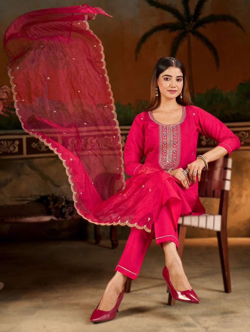Women Embroidered Three Quarter Sleeves Kurta Pant Set With Dupatta - 22618825 -  Standard Image - 4