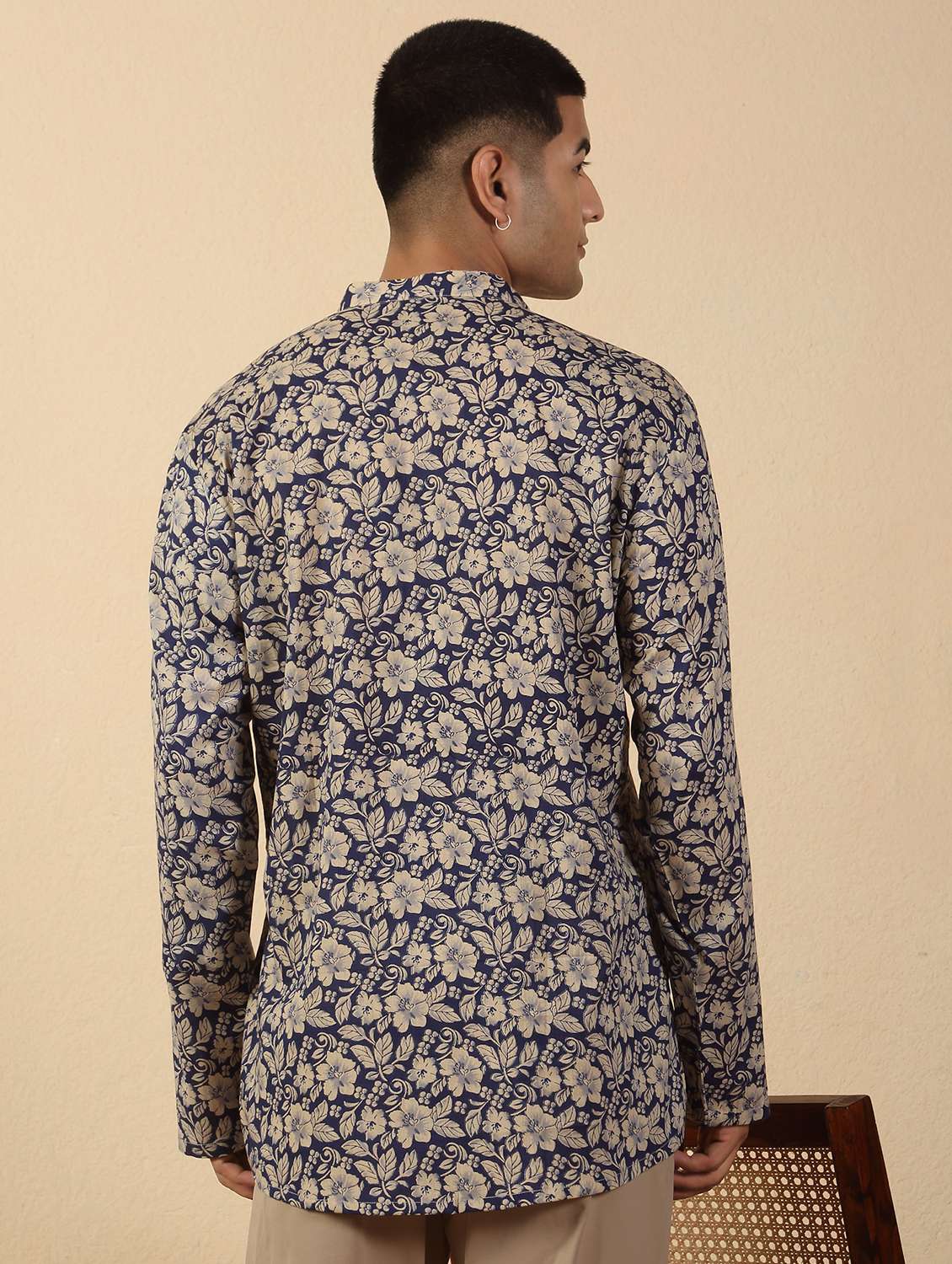men printed mandarin neck short kurta - 22619208 -  Standard Image - 4