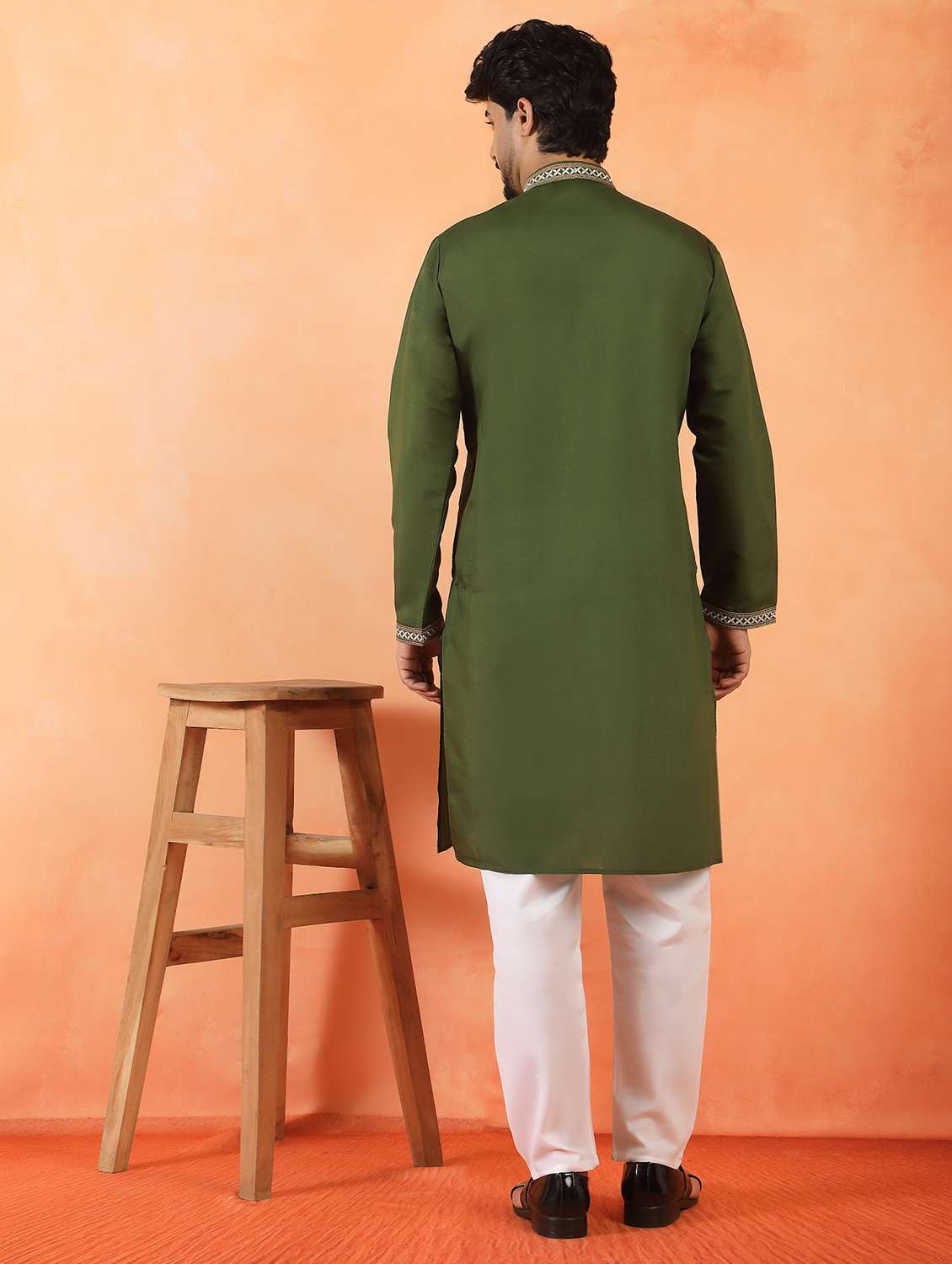 men solid with work mandarin neck long kurta - 22619267 -  Standard Image - 4