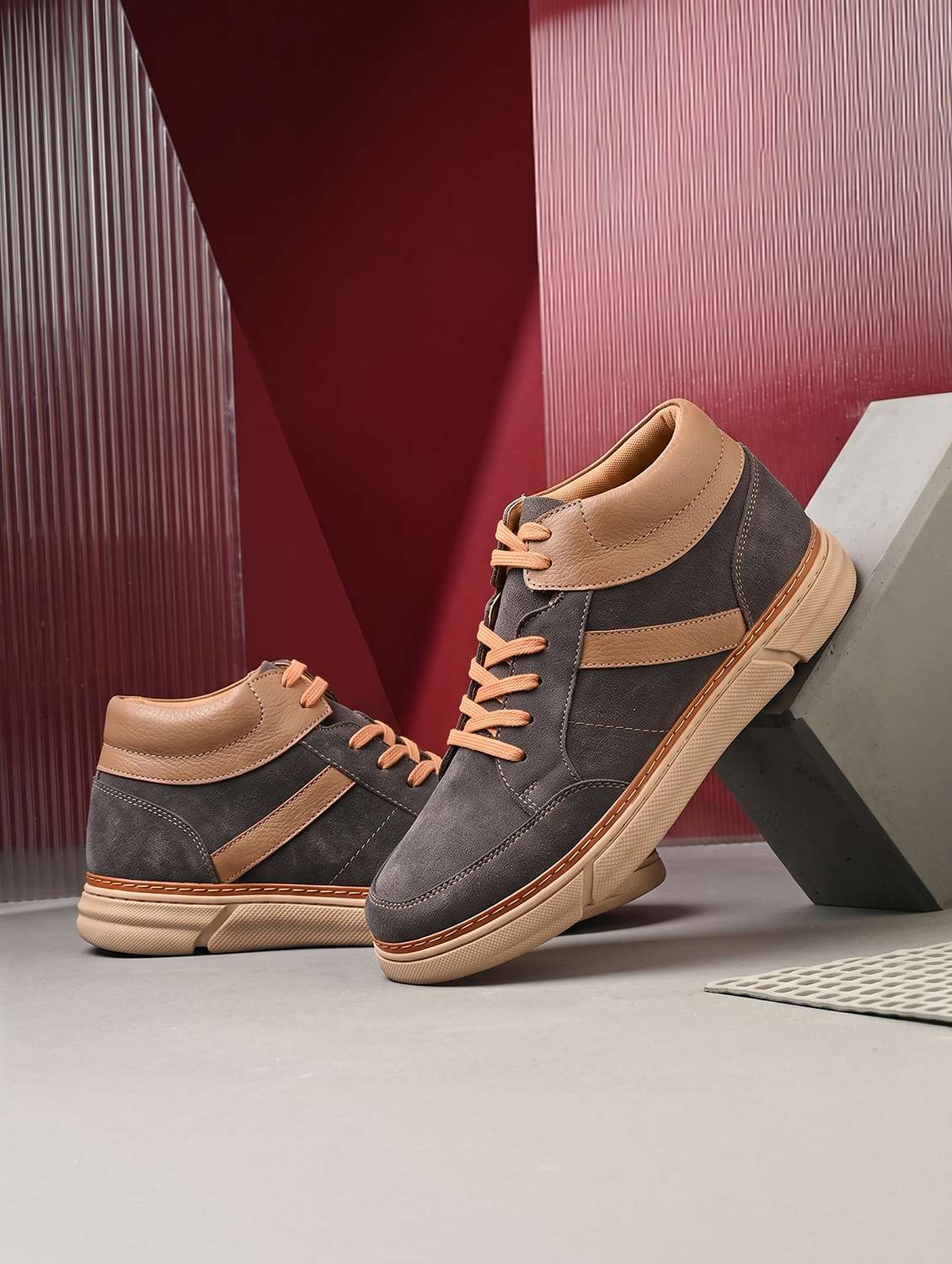 men colourblocked lace up low ankle boots