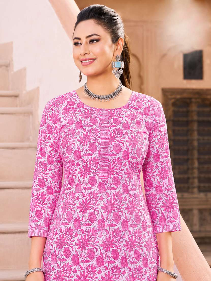 Women Printed Three Quarter Sleeves Kurta Pant Set With Dupatta - 22619363 -  Standard Image - 1