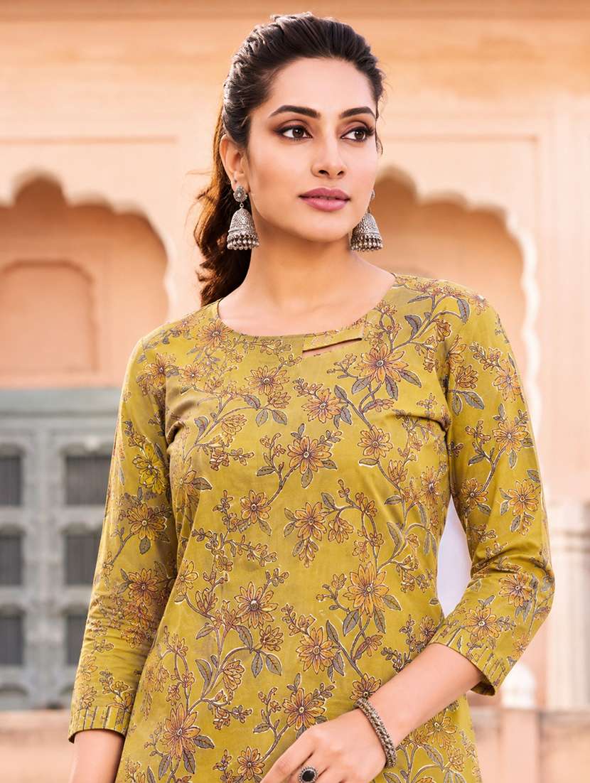 Women Printed Three Quarter Sleeves Kurta Pant Set With Dupatta - 22619364 -  Standard Image - 1