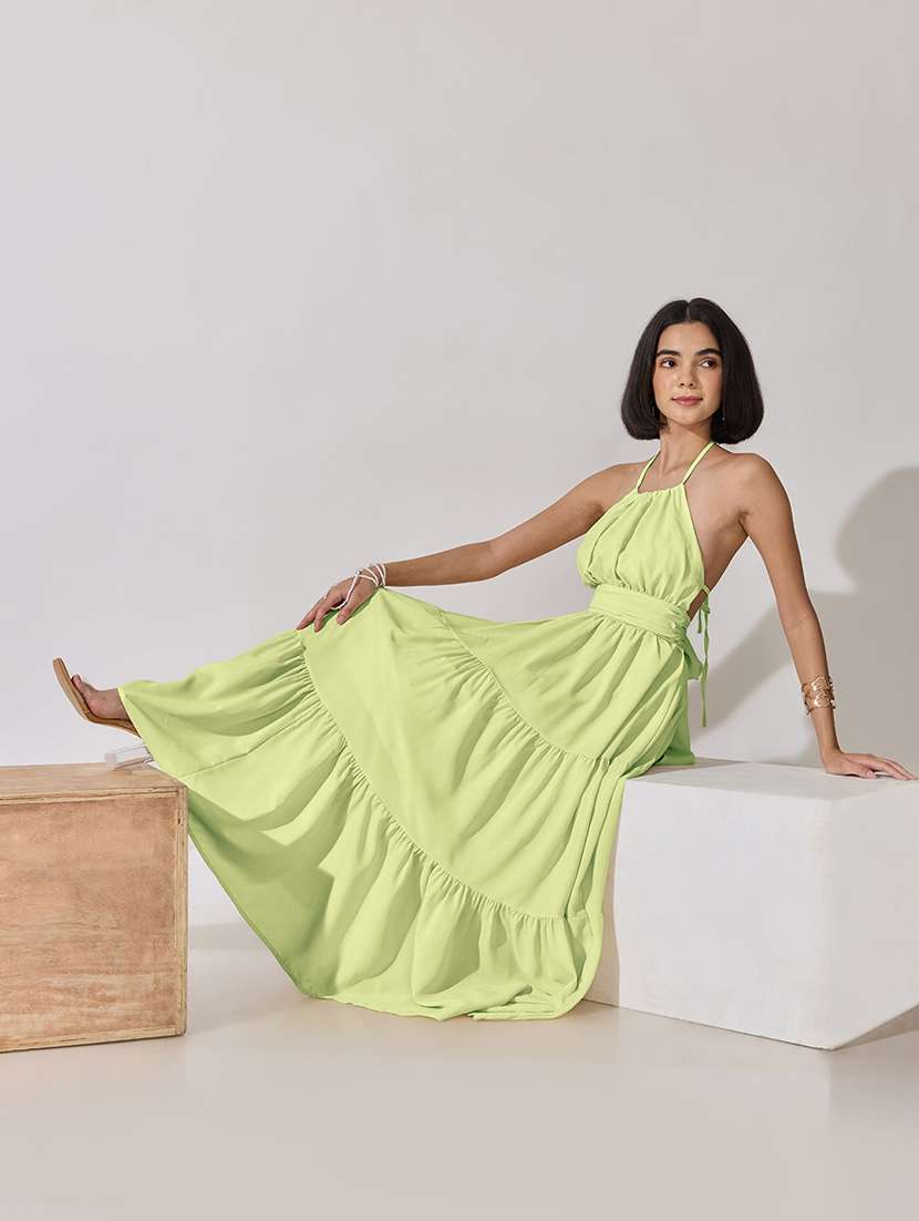 women solid halter neck tiered dress