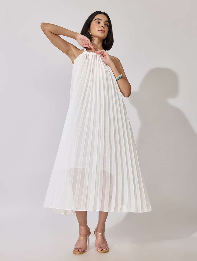 women solid halter neck shift dress