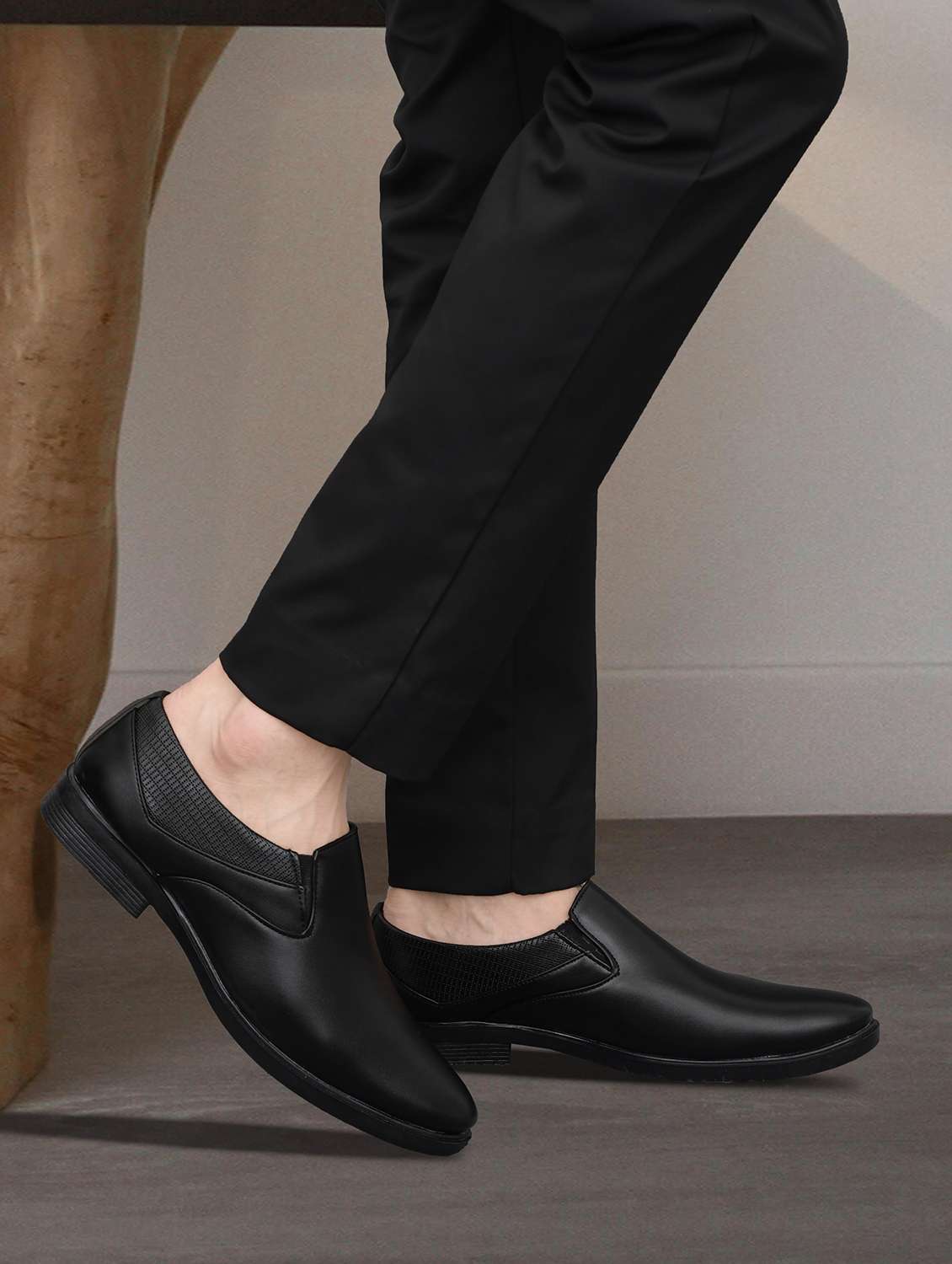 men solid slip on formal shoes - 22622122 -  Standard Image - 4