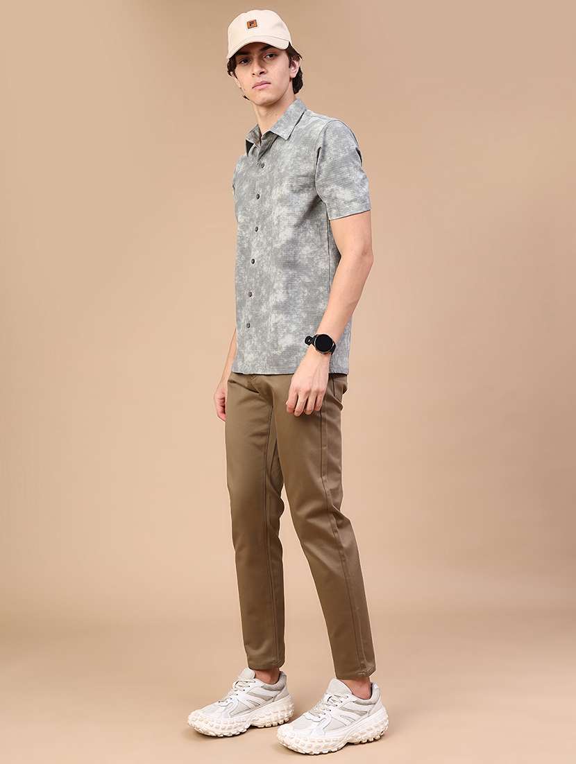 men solid mid rise slim fit chinos