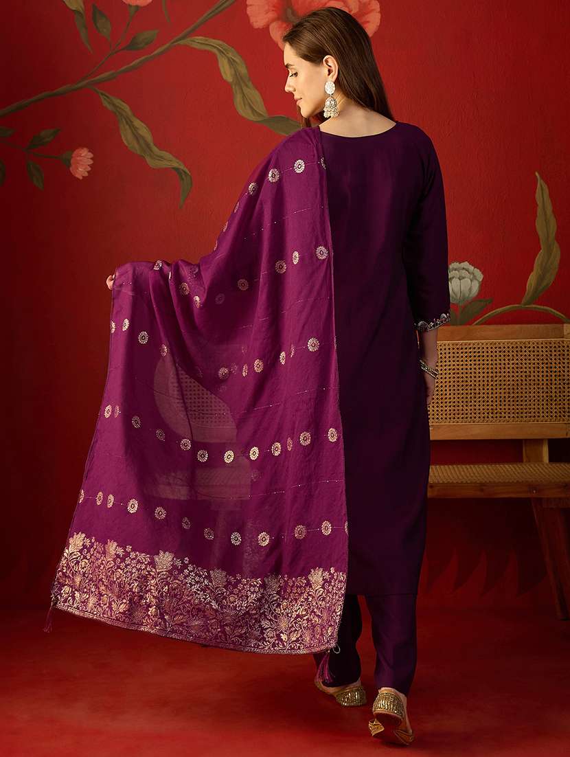 Women Embroidered Three Quarter Sleeves Kurta Pant Set With Dupatta - 22626435 -  Standard Image - 4
