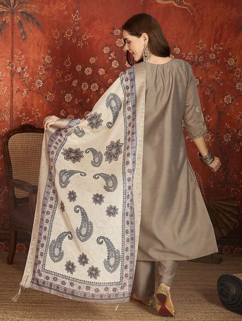 women embroidered three quarter sleeves kurta pant set with dupatta - 22626446 -  Standard Image - 4