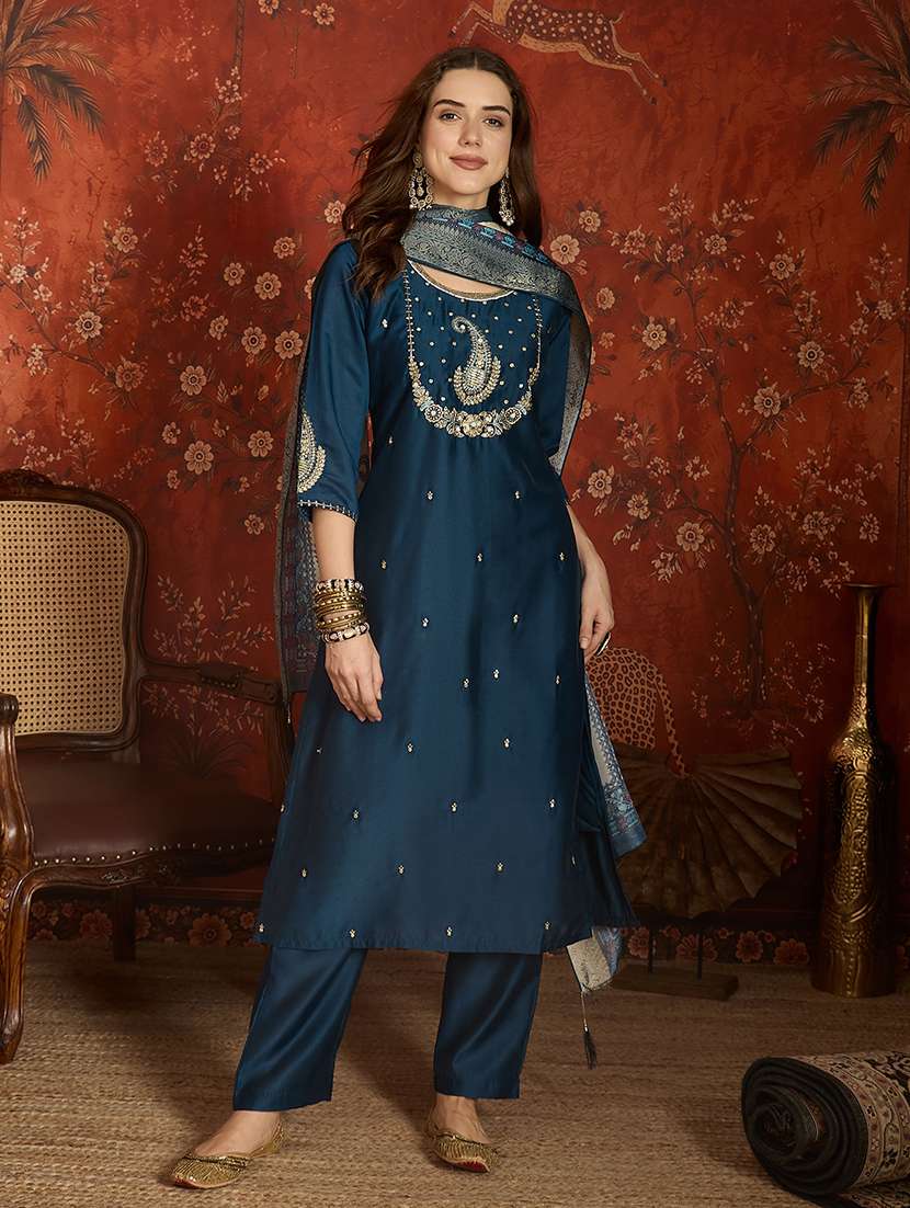 women embroidered three quarter sleeve kurta pant with dupatta set