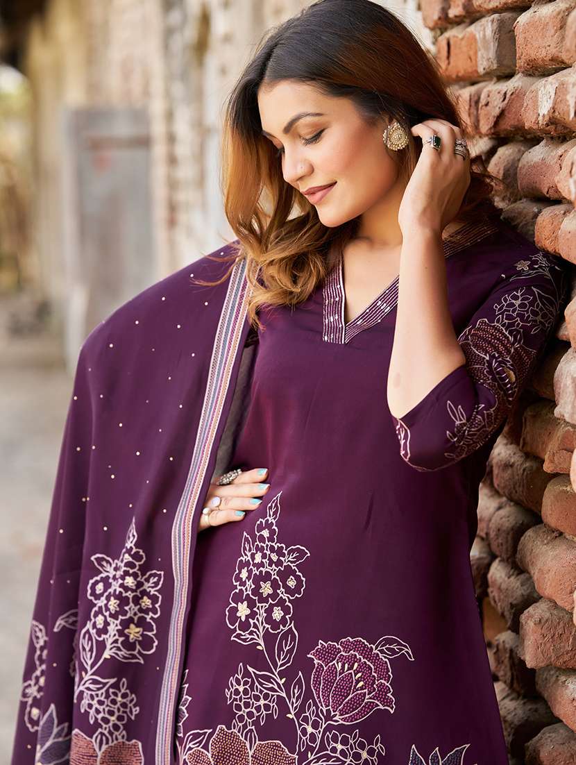 Women Printed Three Quarter Sleeves Kurta Pant Set With Dupatta - 22627106 -  Standard Image - 1