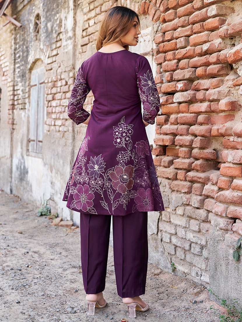 Women Printed Three Quarter Sleeves Kurta Pant Set With Dupatta - 22627106 -  Standard Image - 4