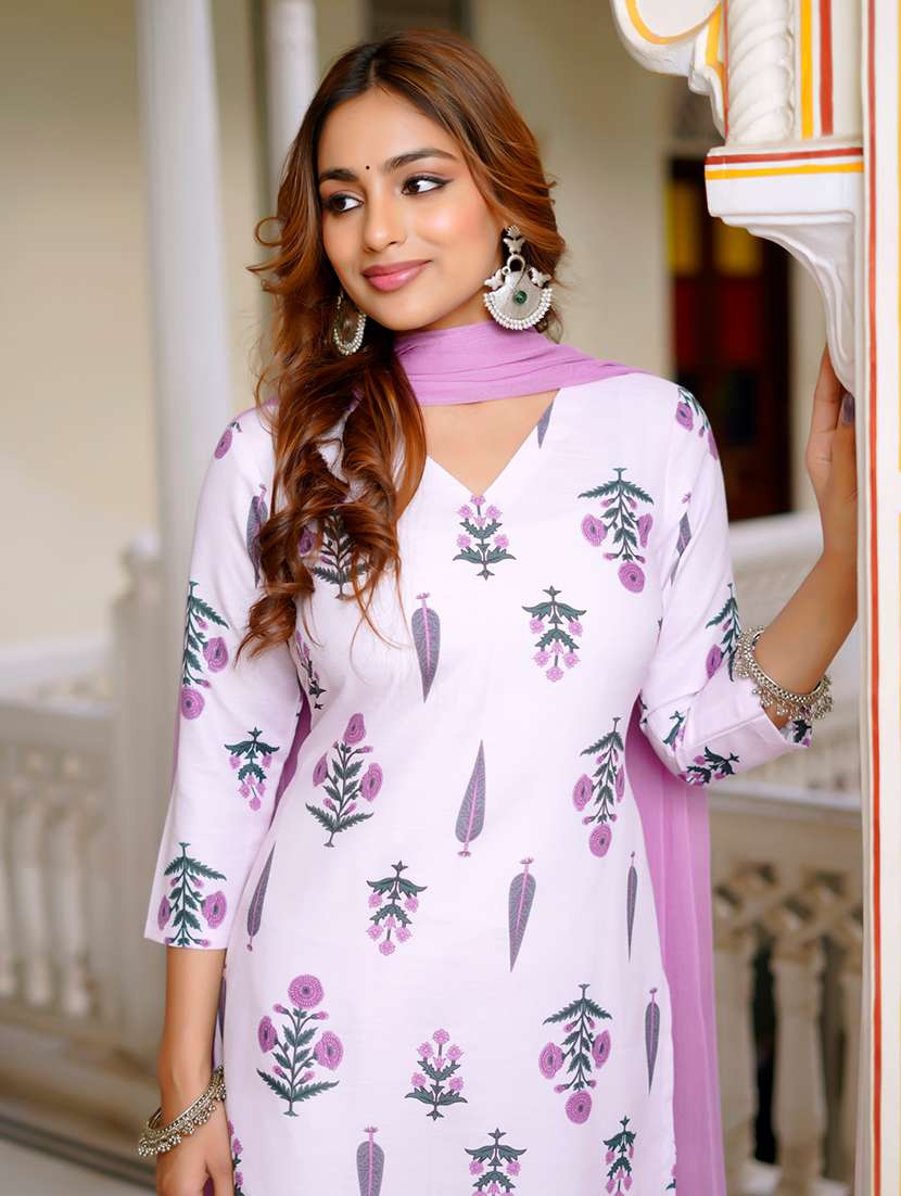 Women Printed Three Quarter Sleeves Kurta Pant Set With Dupatta - 22627110 -  Standard Image - 1
