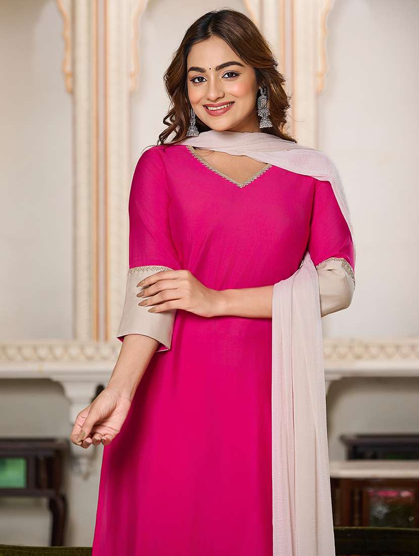 Women Solid Three Quarter Sleeves Kurta Pant Set With Dupatta - 22627113 -  Standard Image - 1