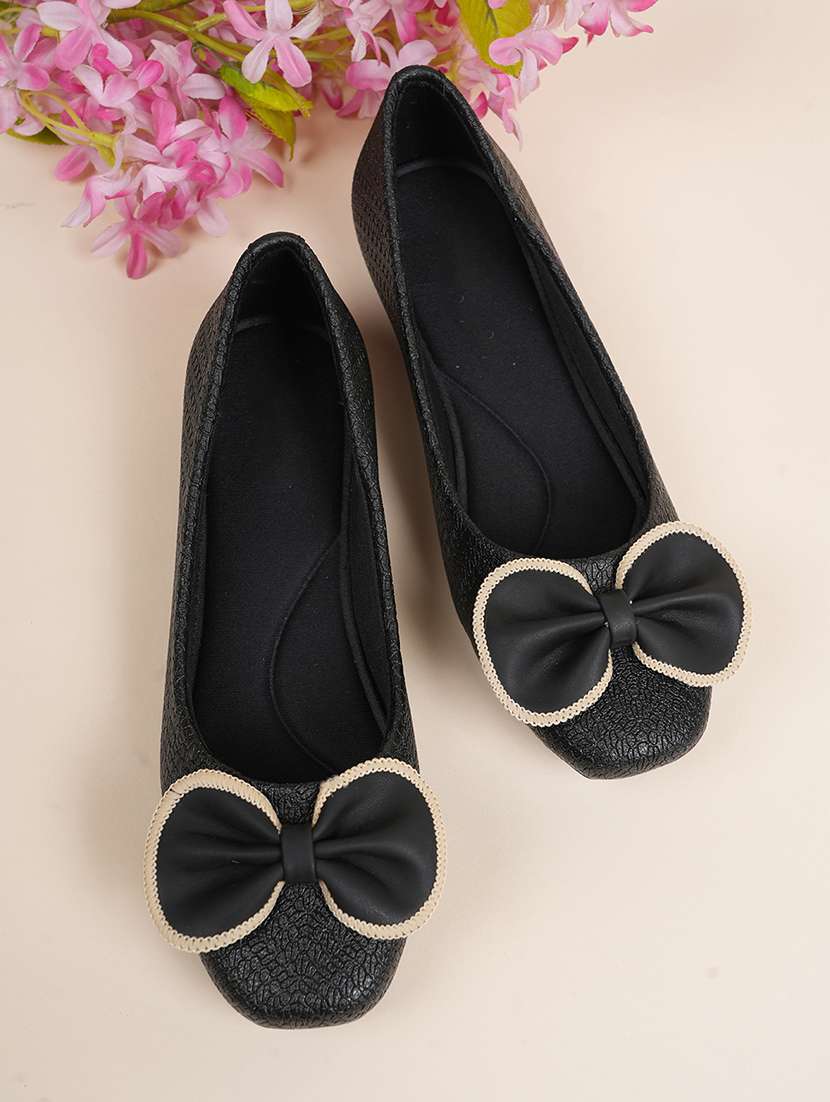 women textured slip on ballerina