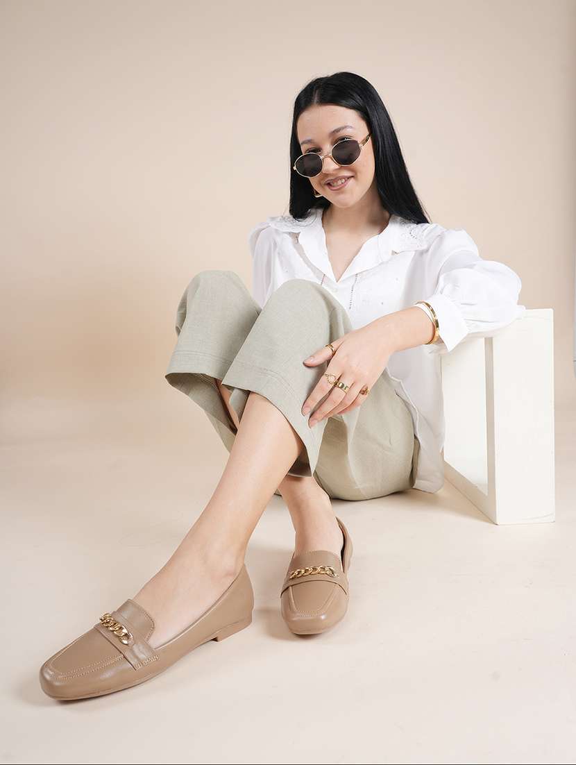 Women Solid Slip On Loafer - 22627571 -  Standard Image - 4