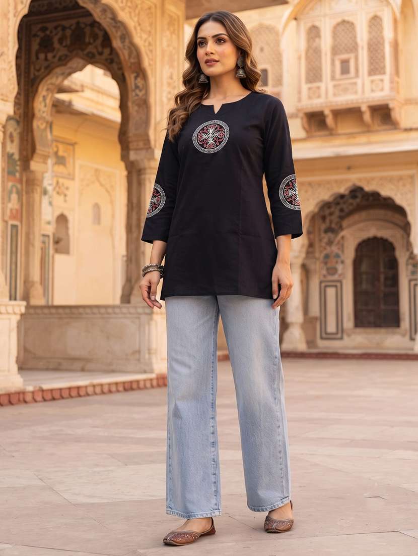Women Solid With Work Three Quarter Sleeve Straight Kurti - 22635337 -  Standard Image - 4