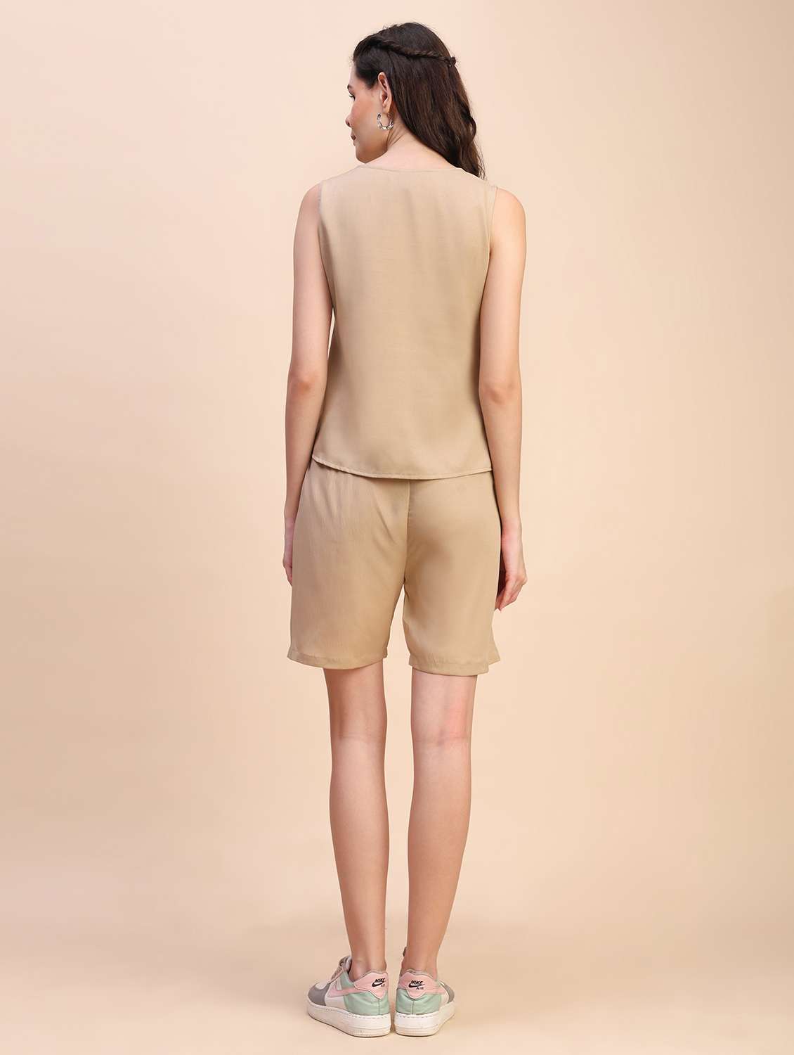 Women Solid Sleeveless Top And Shorts Set - 22635433 -  Standard Image - 4