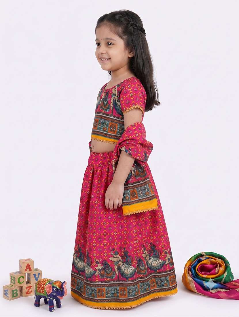 girls printed short sleeves costume - 22639552 -  Standard Image - 1