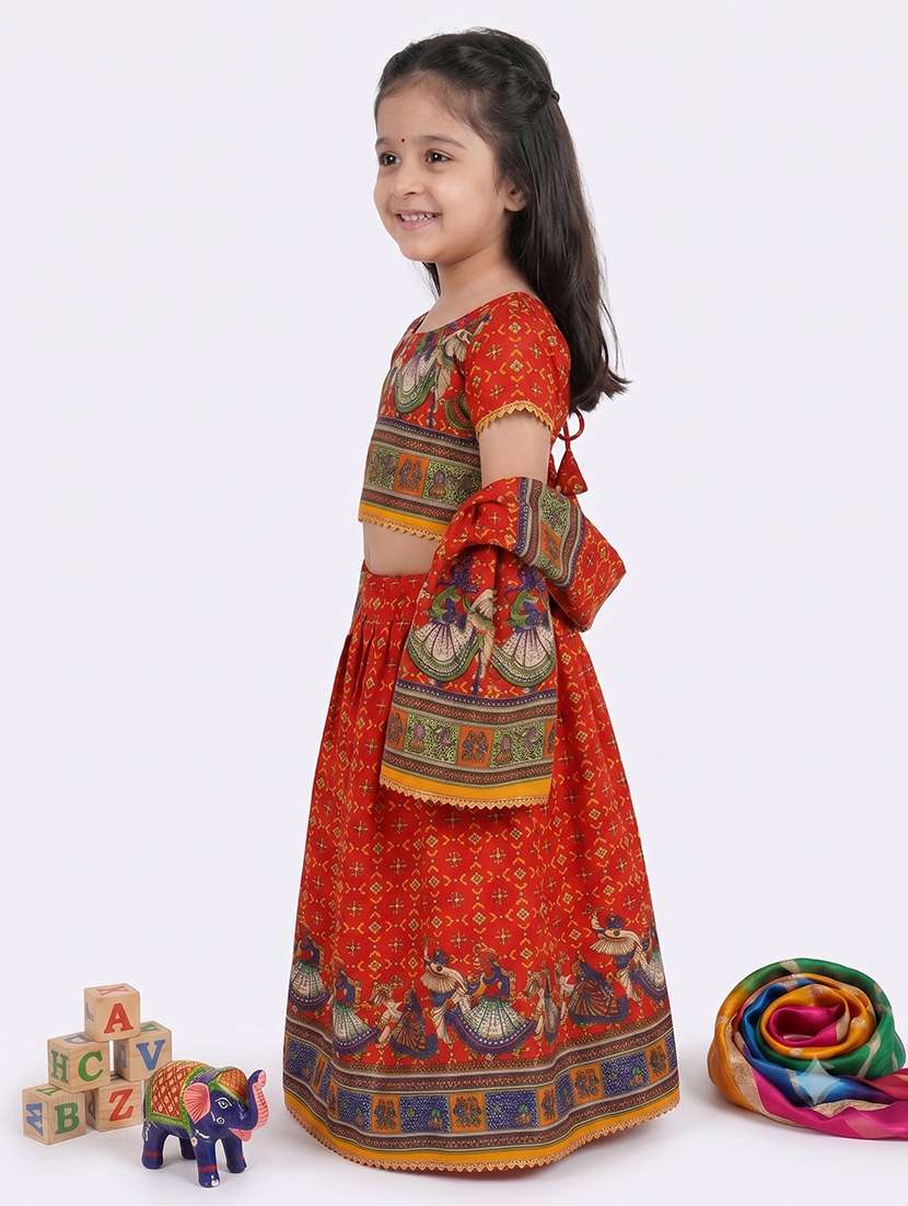 girls printed short sleeves costume - 22639553 -  Standard Image - 1