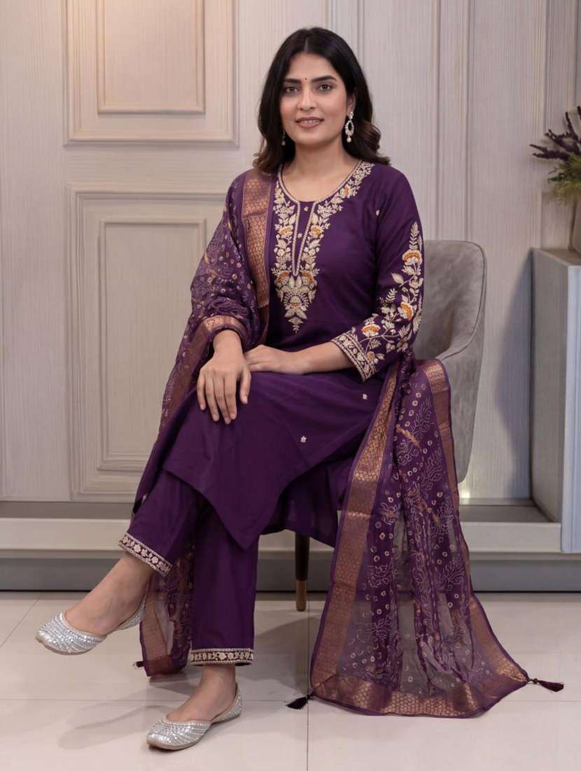 women embroidered three quarter sleeves kurta pant set with dupatta