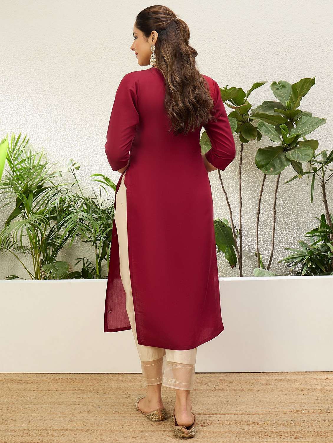 women solid with work three quarter sleeve straight kurta - 22639728 -  Standard Image - 4