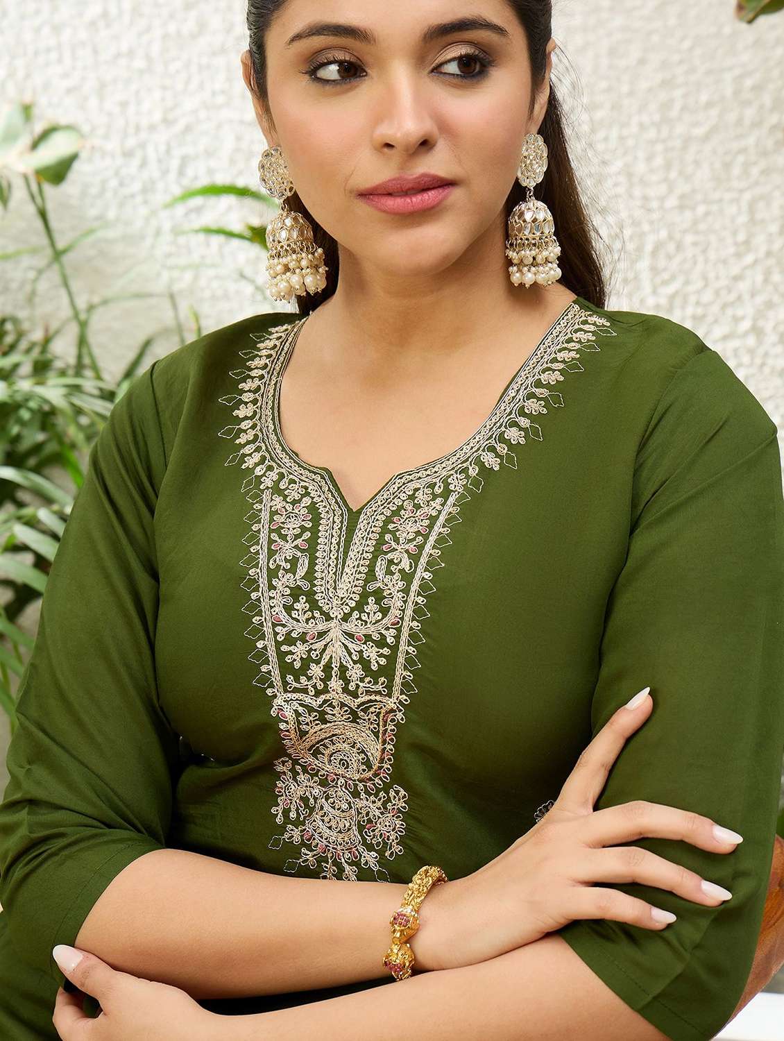 Women Solid With Work Three Quarter Sleeve Straight Kurta - 22639730 -  Standard Image - 1