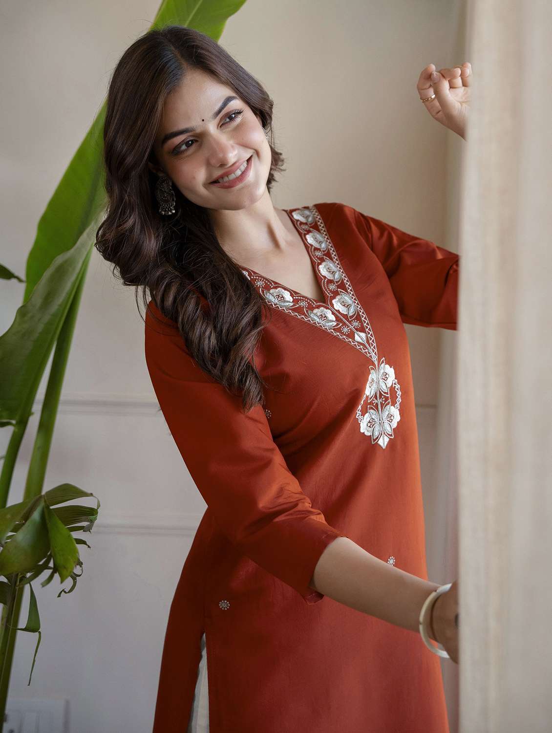 women solid with work three quarter sleeve straight kurta - 22639739 -  Standard Image - 4