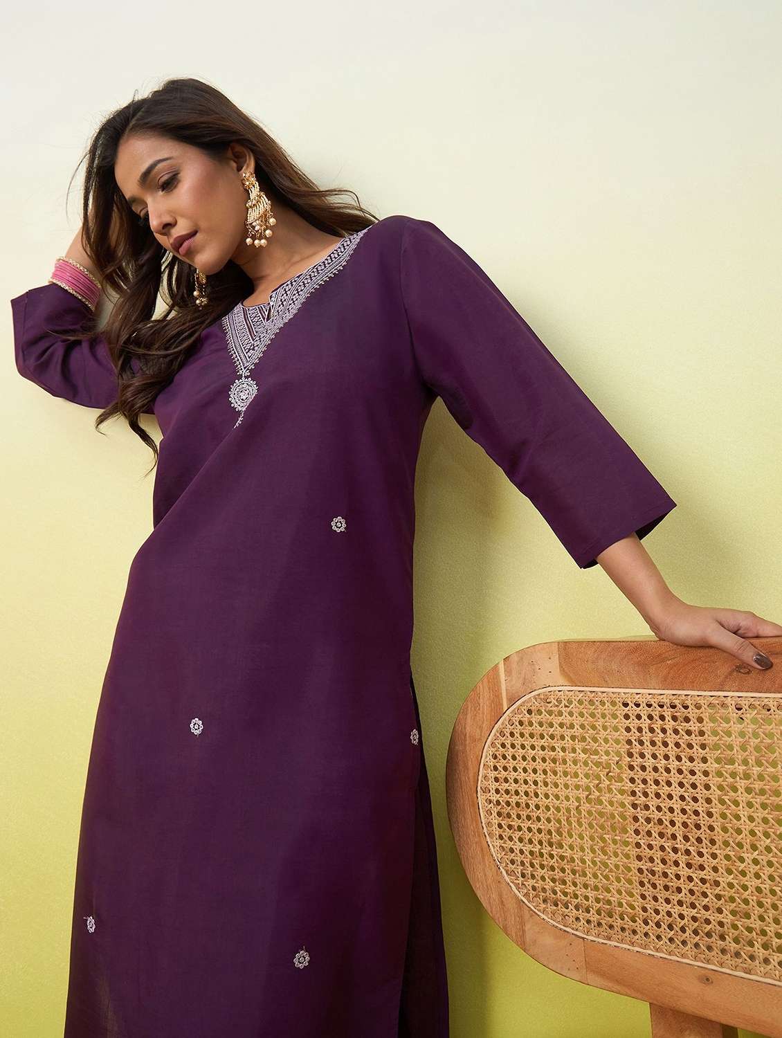 women solid with work three quarter sleeve straight kurta - 22639768 -  Standard Image - 4
