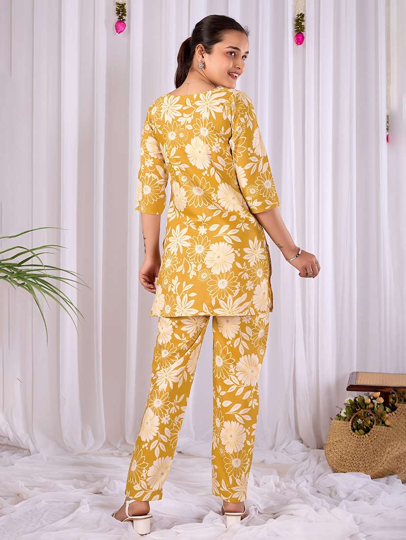 women printed three quarter sleeves ethnic co-ord set - 22640380 -  Standard Image - 4