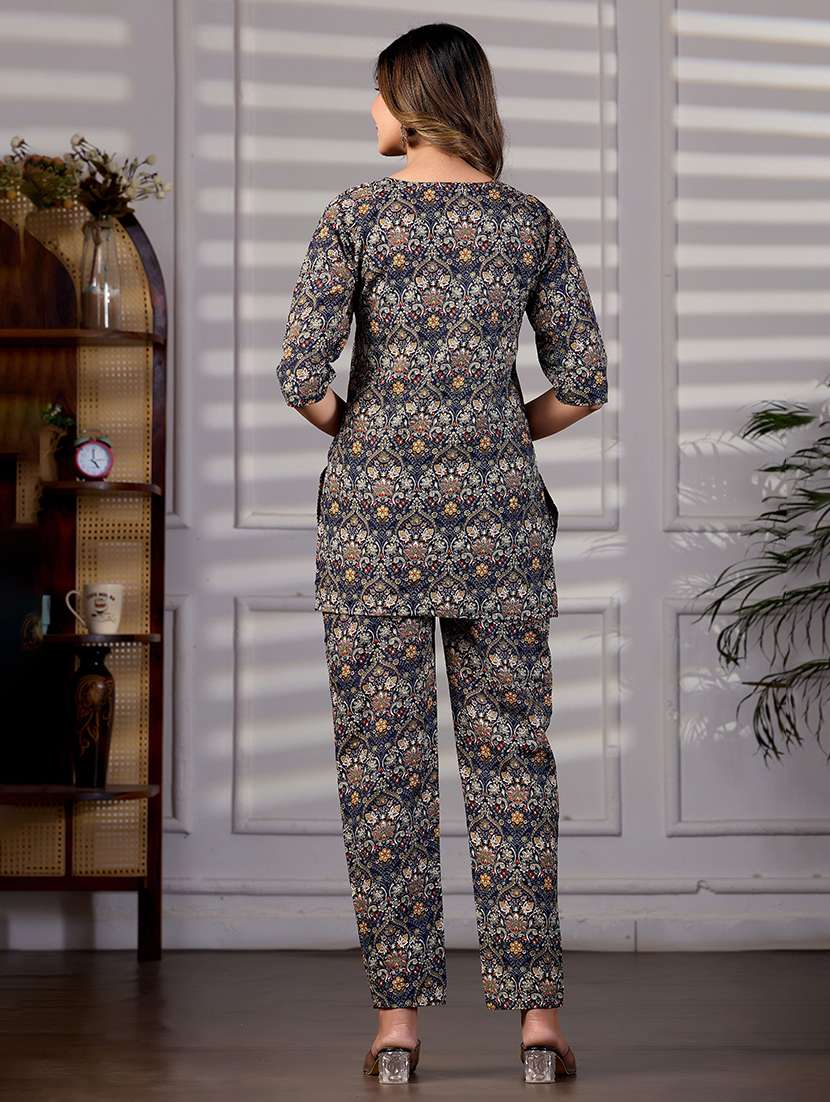 women printed three quarter sleeves ethnic co-ord set - 22640381 -  Standard Image - 4