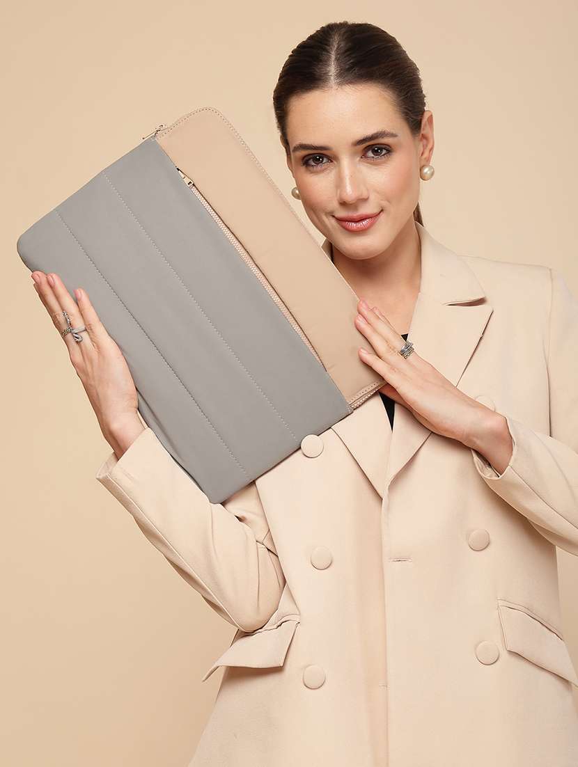 Green Polyester Quilted Zip Laptop Sleeve - 22642553 -  Standard Image - 4