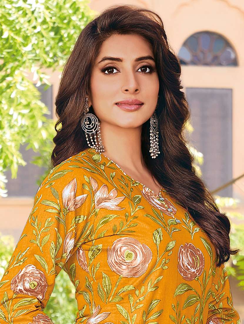 Women Printed Three Quarter Sleeve Kurta Pant With Dupatta Set - 22642812 -  Standard Image - 1