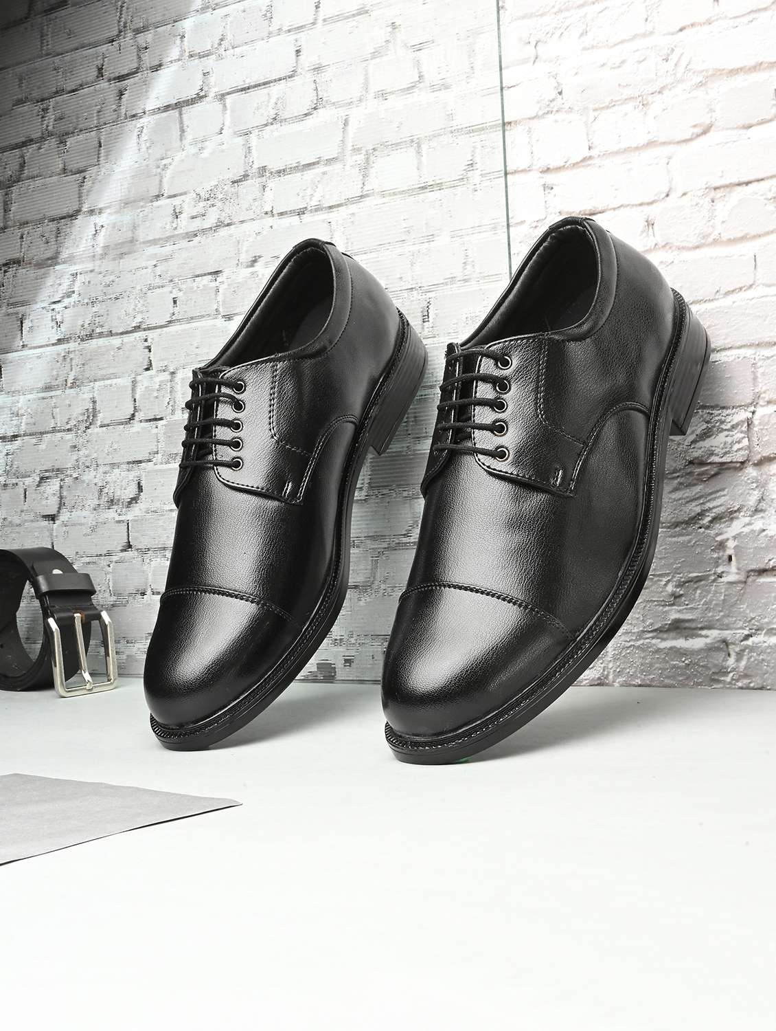 men black lace-up derby