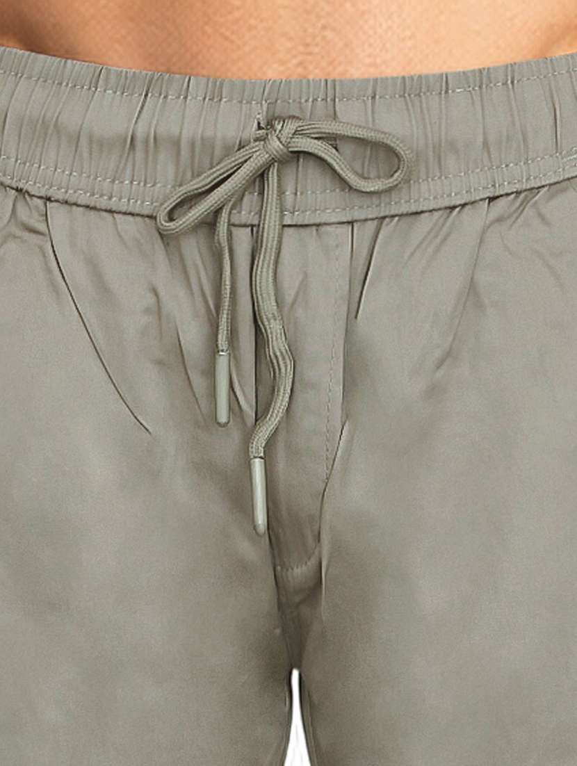 men solid mid rise regular fit cargo shorts - 22658363 -  Standard Image - 1
