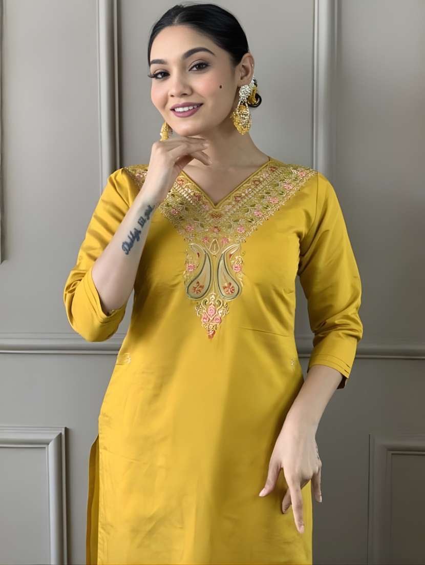 Women Embroidered Three Quarter Sleeves Kurta Pant Set With Dupatta - 22658827 -  Standard Image - 1