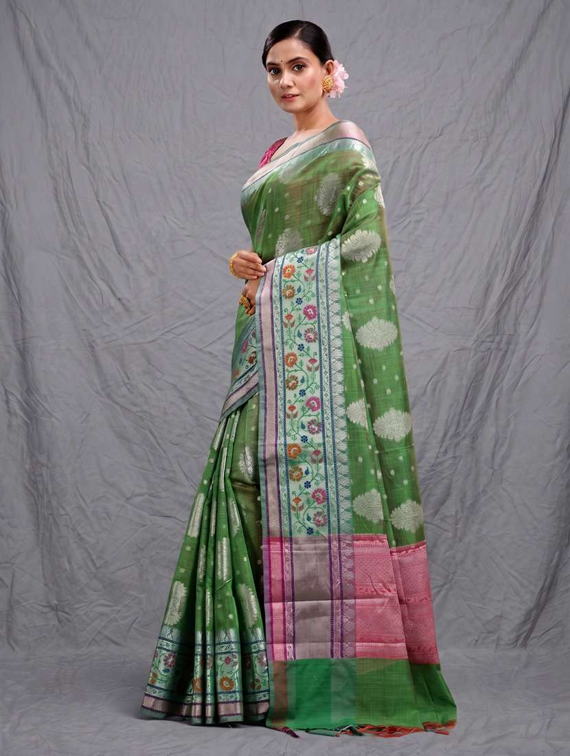 Women Self Design Bordered Saree With Blouse - 22658902 -  Standard Image - 1