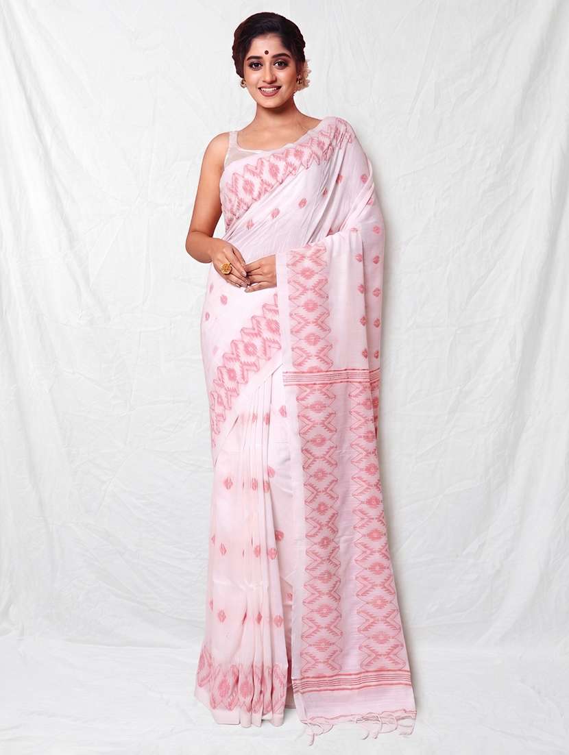 women self design handloom saree with blouse
