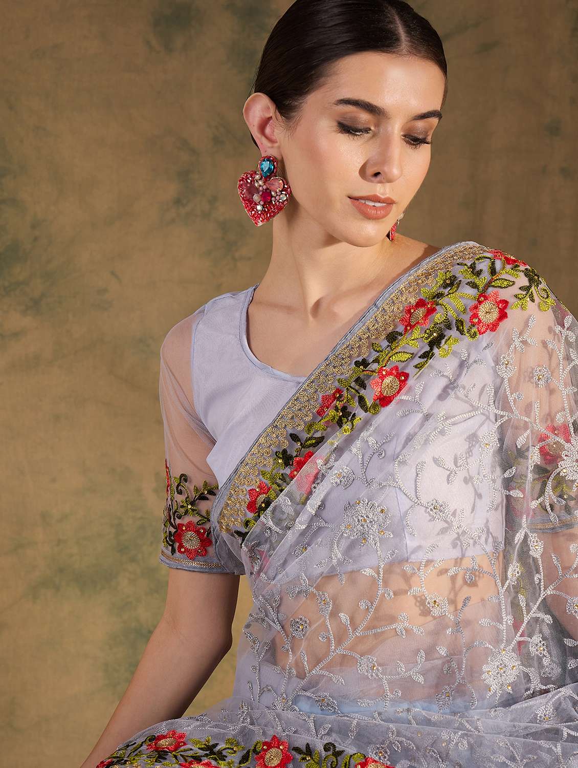 Women Solid With Work Embroidered Saree With Blouse - 22660434 -  Standard Image - 1
