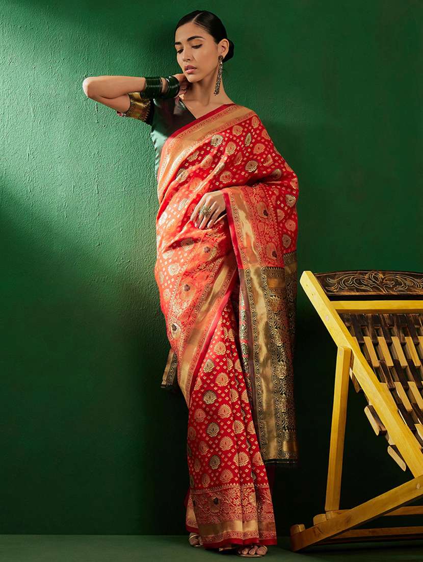 Women Self Design Banarasi Saree With Blouse - 22660485 -  Standard Image - 1
